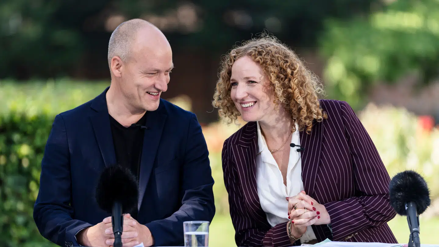 Politisk ordfører for Enhedslisten Pelle Dragsted og Rosa Lund (EL) til pressemøde i forbindelse med partiets sommergruppemøde, i Bibliotekshaven i København, tirsdag den 3. september 2024.