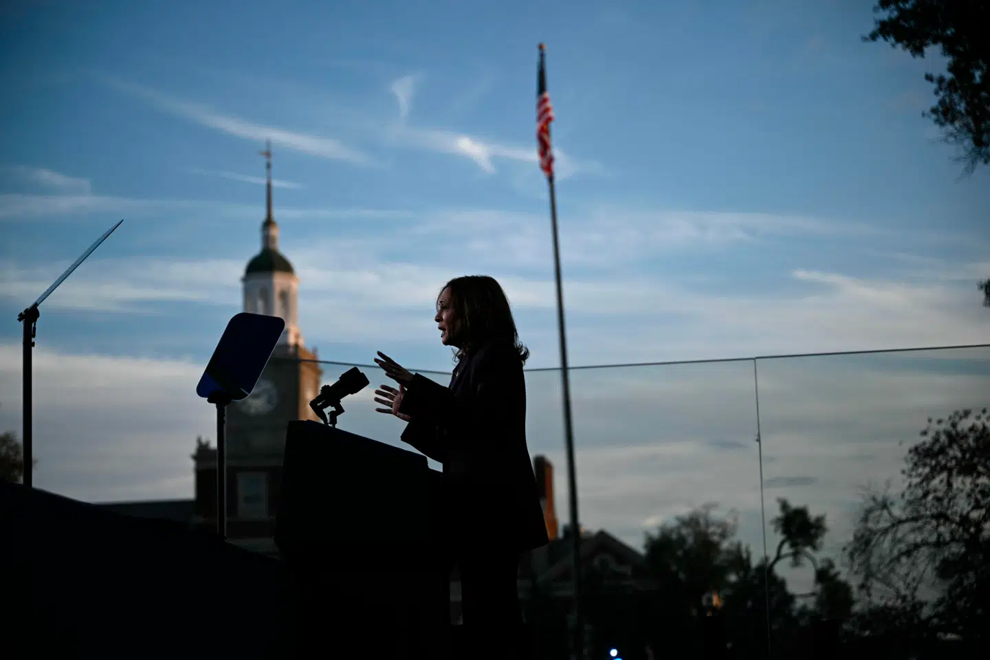 Vicepræsident Kamala Harris efter at have holdt sin tale onsdag, dagen efter amerikanerne stemte, hvor hun erkendte sit nederlag til Donald Trump.