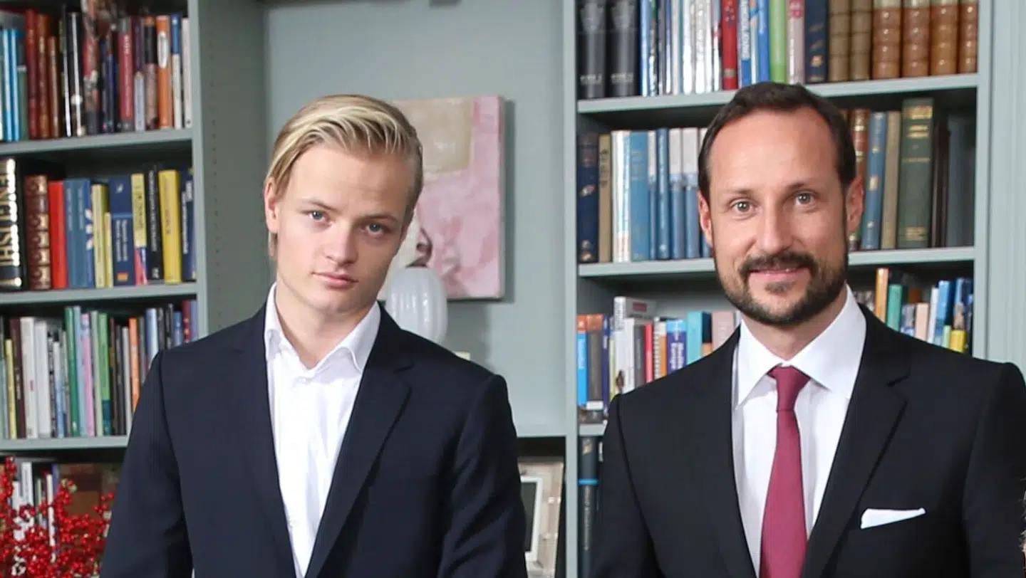Kronprins Haakon med Marius Borg Høiby i 2015.