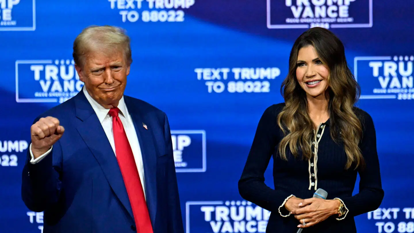 Valget af Kristi Noem som minister for indenrigssikkerhed er et udtryk for, at Trump satser på loyalister i den nye regering, fortæller flere eksperter.