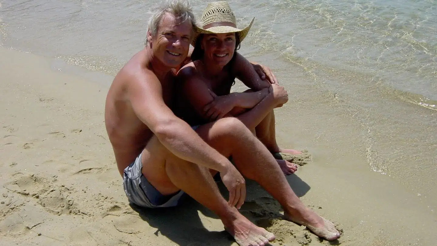 René Verlaan håber at Lisa Klit får hjælp. Hvis den ikke findes i Danmark, så at blive sendt til udlandet for at modtage behandling, som tidligere har givet hende glimt af det gamle liv tilbage.