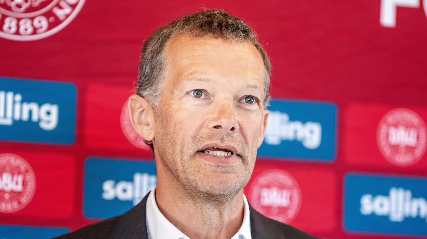 Administrerende direktør i DBU, Erik Brøgger Rasmussen, kom fra et job som FN-ambassadør i Genevé og en årelang karriere i Udenrigsministeriet.
