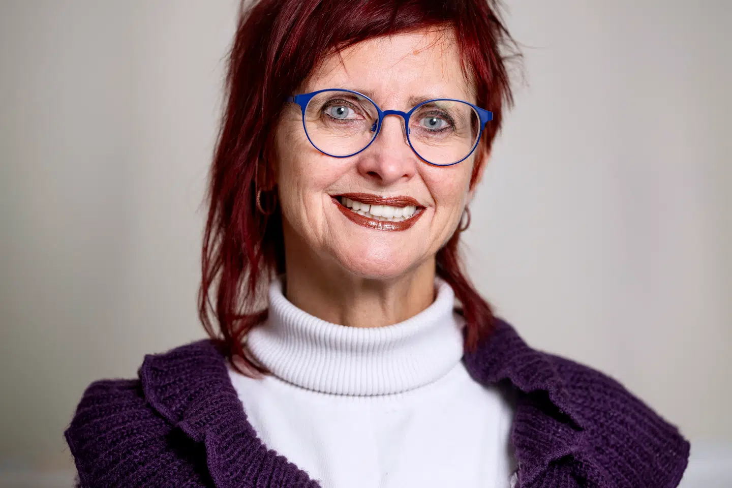 Sussi elsker sine hunde og elsker, at de også elsker hendes nye kæreste, som hun snart skal giftes med.