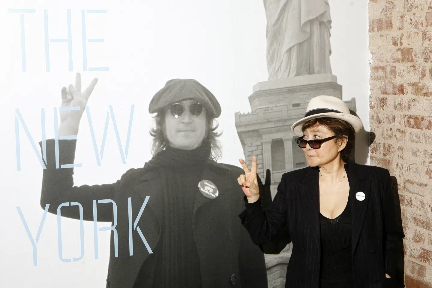 Yoko Ono ved åbningen af en udstilling om John Lennons år i New York i 2009. Lennon blev dræbt på gaden udenfor sin og Onos hjem i New York i december 1980.