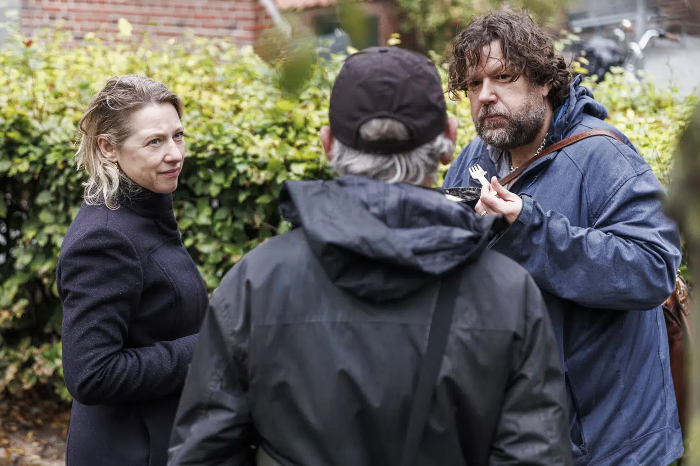 Social- og boligminister Sophie Hæstorp Andersen (S) overværer her uddeling af mad til hjemløse i København i oktober. Torsdag aften var ministeren med til at lande en aftale om SSA-reserven, som giver midler til netop hjemløse. (Arkivfoto).