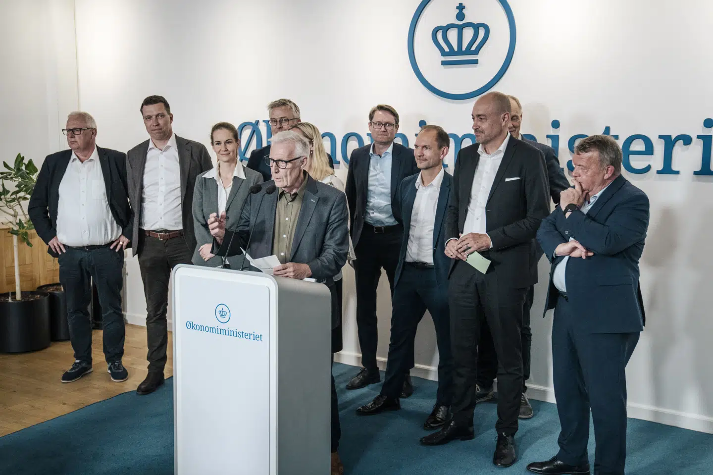 Sådan så det ud, da regeringen og en række organisationer præsenterede aftalen om en grøn trepart i juni. Nu ser det ud til, at en aftale bliver ført ud i livet. (Arkivfoto).