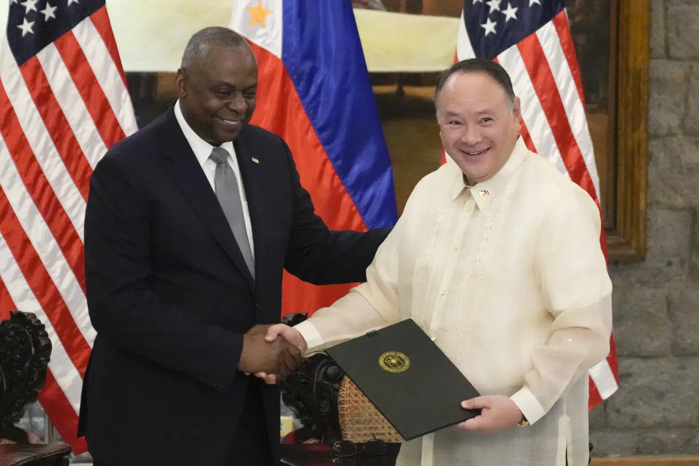 Ny aftale mellem USA og Filippinerne er af typen "The General Security of Military Information Agreement" (GSOIA), hvilket på dansk kan oversættes til "Aftalen om generel sikkerhed for militære oplysninger".