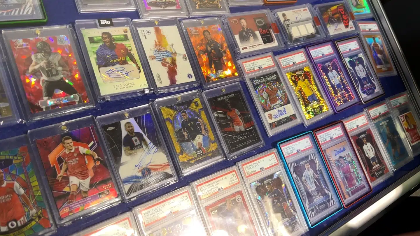 De skinnede kort har fået sig en ny renæssance, og mange af kortene bliver solgt for vanvittige beløber.