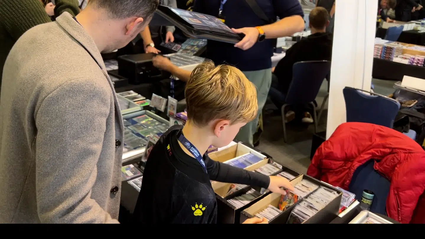 Der var flere familier, der havde fundet vej til 'Nordic card show' i London.