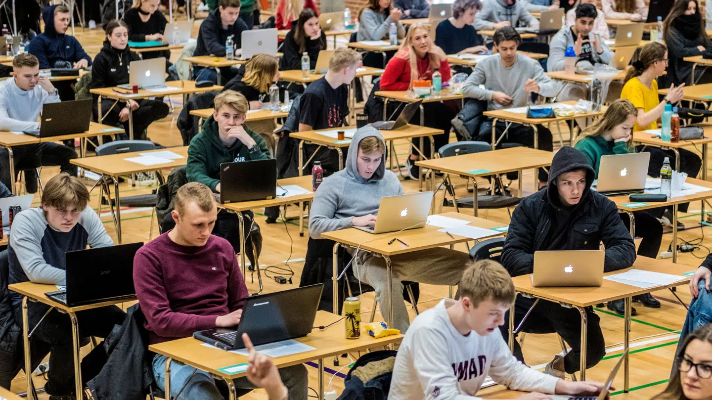 Nye tal viser, at der på udvalgte gymnasier fortsat er stor forskel på, hvad eleverne får til standspunkts- og eksamenskarakter.