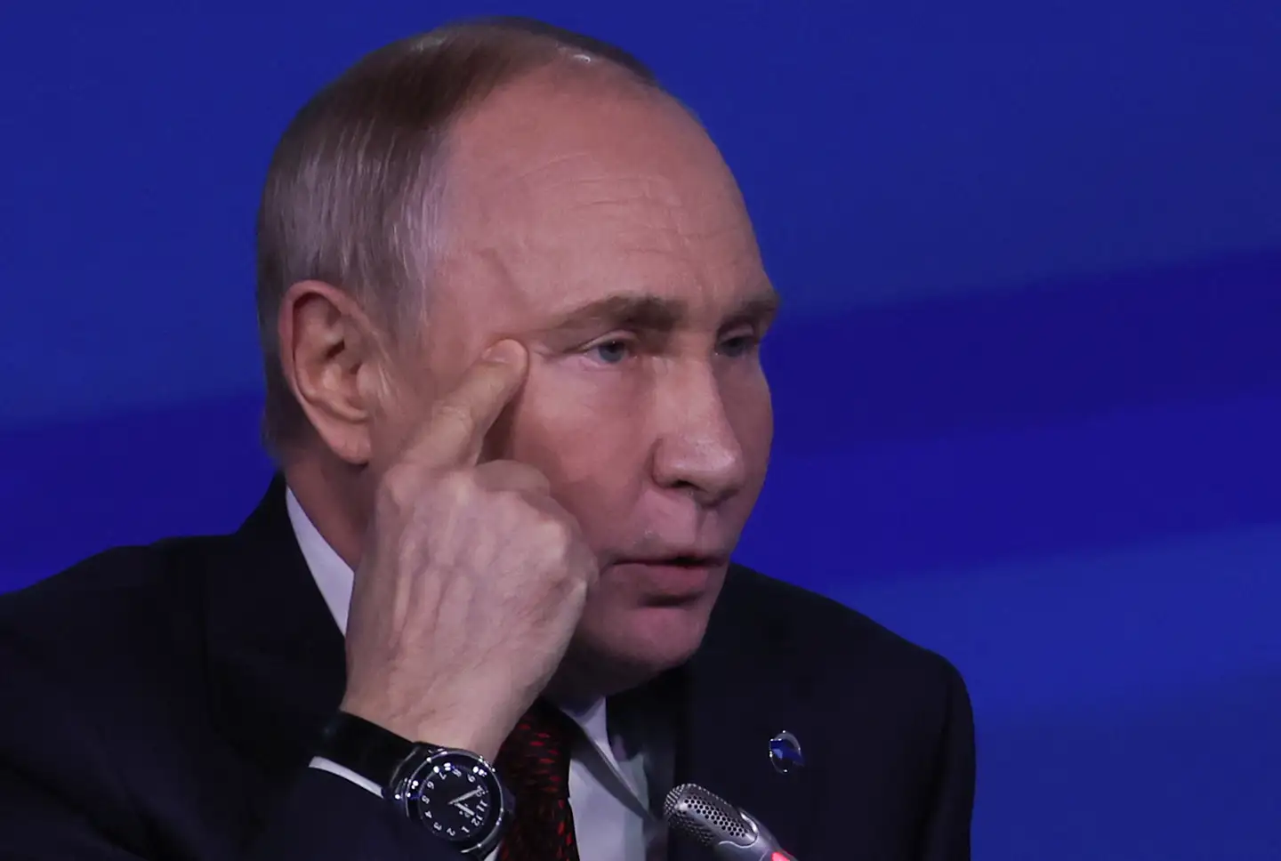 I september advarede Ruslands præsident, Vladimir Putin, specifikt om, at et angreb med vestlige missiler mod russisk territorium ville ændre »selve essensen« af krigen i Ukraine.