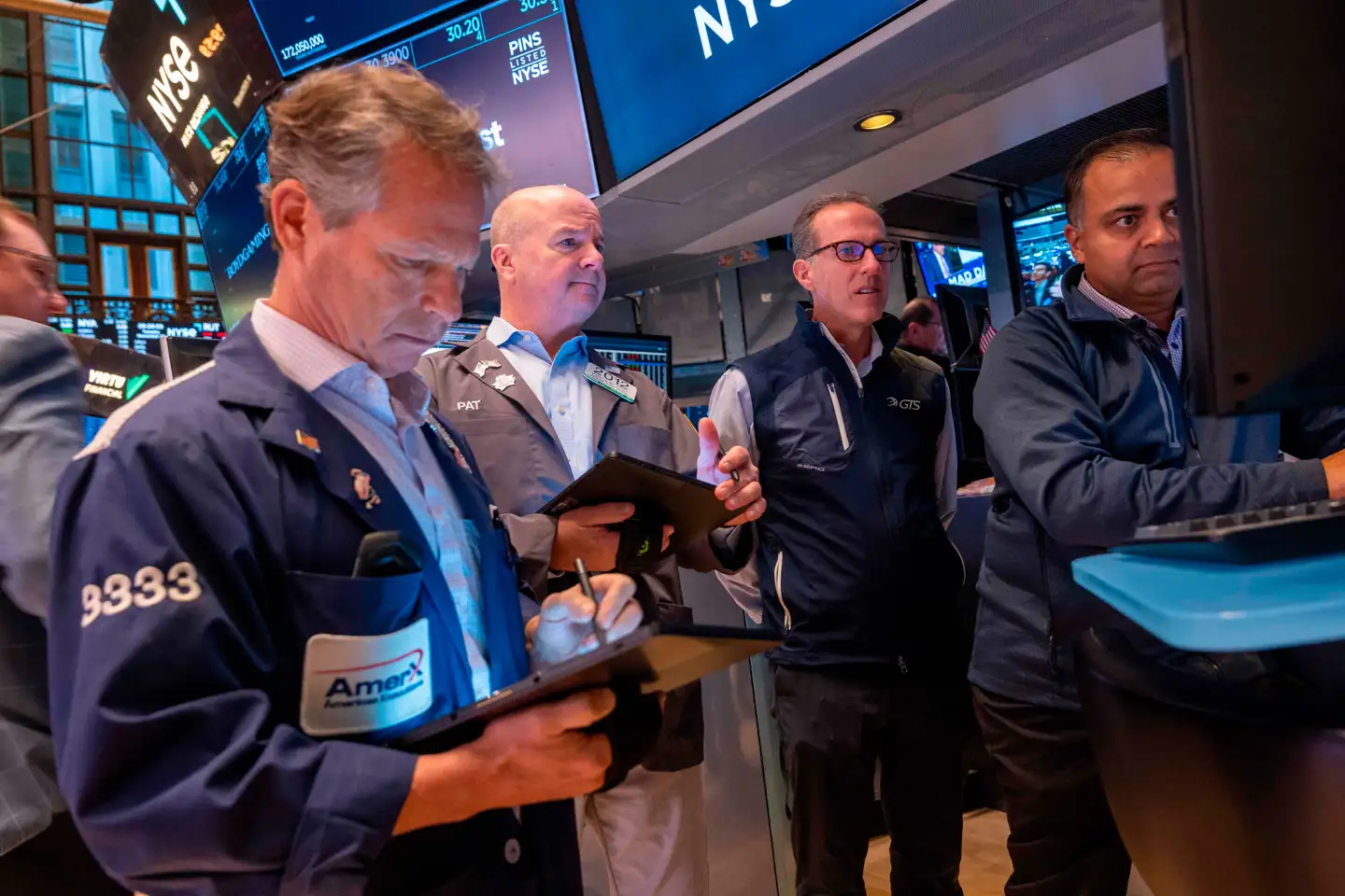 Diskussionen om aktiv og passiv forvaltning har længe været til stede på Wall Street. Nu er flere danske pensionsselskaber begyndt også at have den.