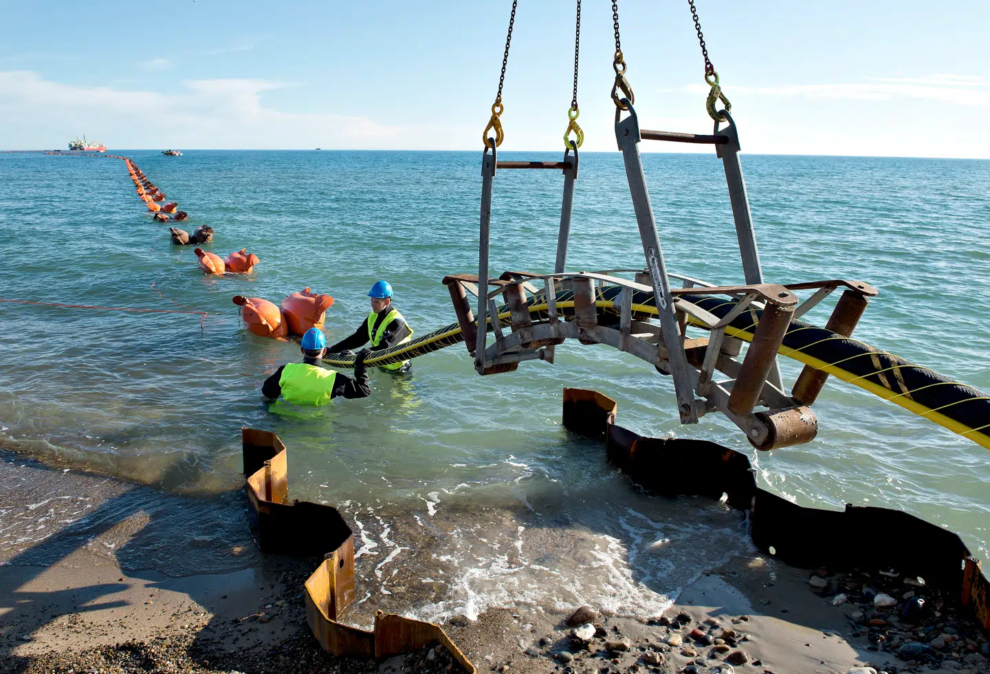 Arkivfoto af et søkabel, der løber mellem Danmark og Norge.