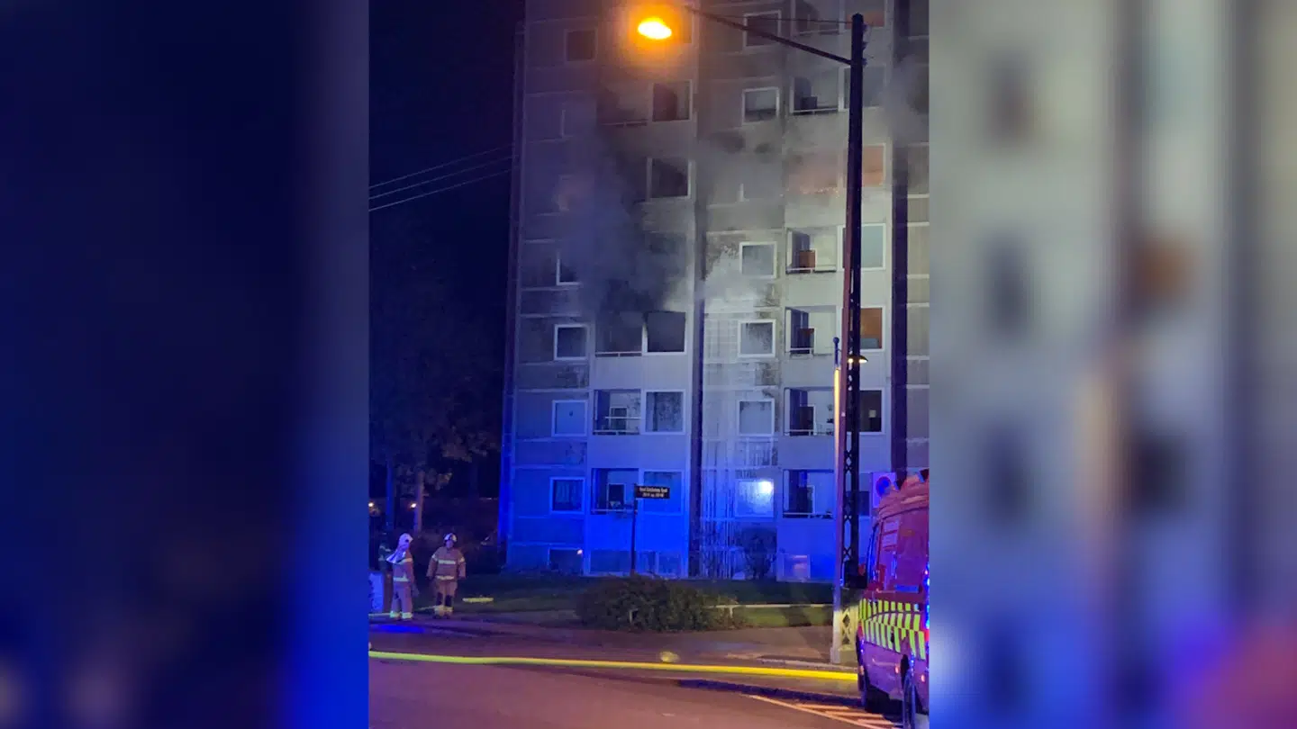 En lejlighed i Bellahøj Syd brød ud mandag aften.