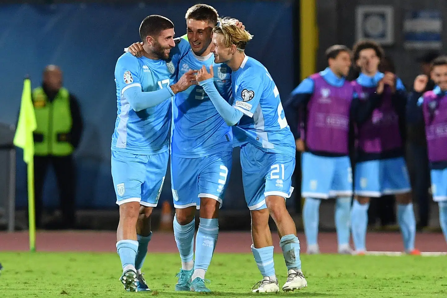 San Marino ses her fejre Alessandro Golinuccis scoring i et 1-2-nederlag til Danmark i oktober sidste år. Mandag vandt San Marino ude over Liechtenstein og rykkede op i Nations League. (Arkivfoto).