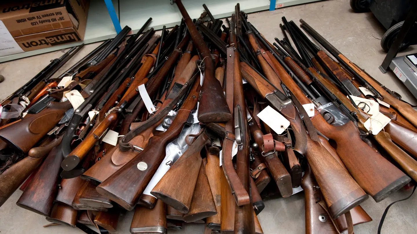 her ses våben, der tidligere er blevet indleveret under en frit lejde-aktion.