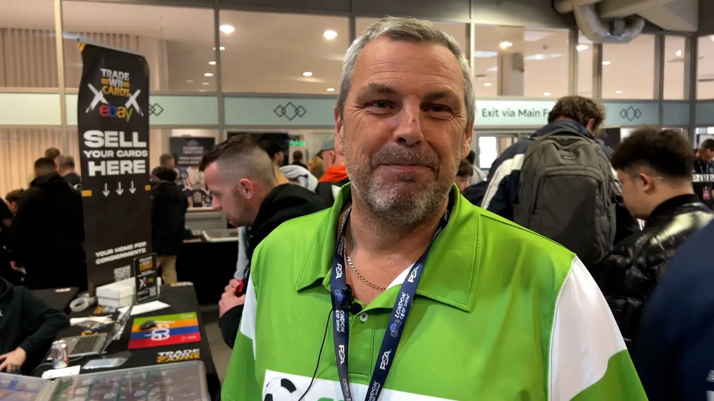 Paul Smith fortæller om, hvordan han har gjort fodboldkortene til en levevej. B.T. møder ham på Europas største kortmesse i London.