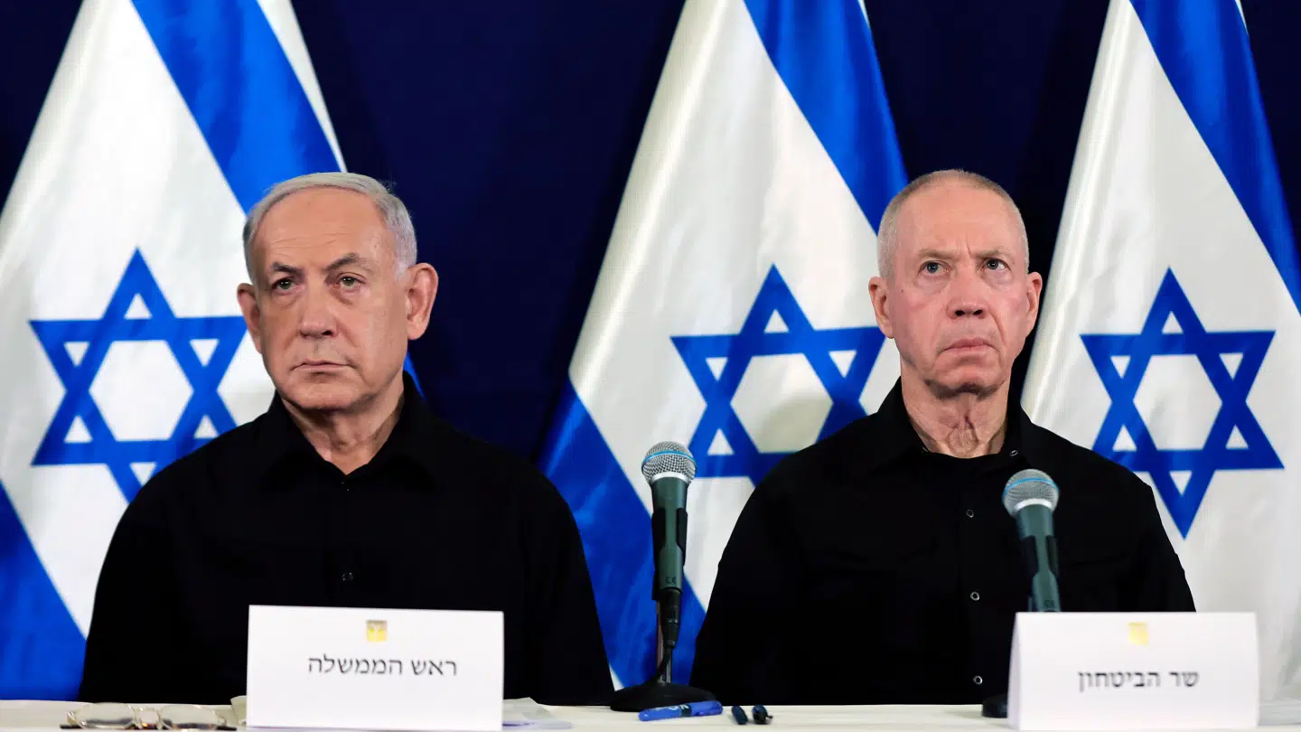 Torsdag har ICC udstedt en arrestordre på både Benjamin Netanyahu og den forhenværende israelske forsvarsminister - og det er et kæmpe problem for Israel, mener B.T.s Mellemøstkorrespondent.