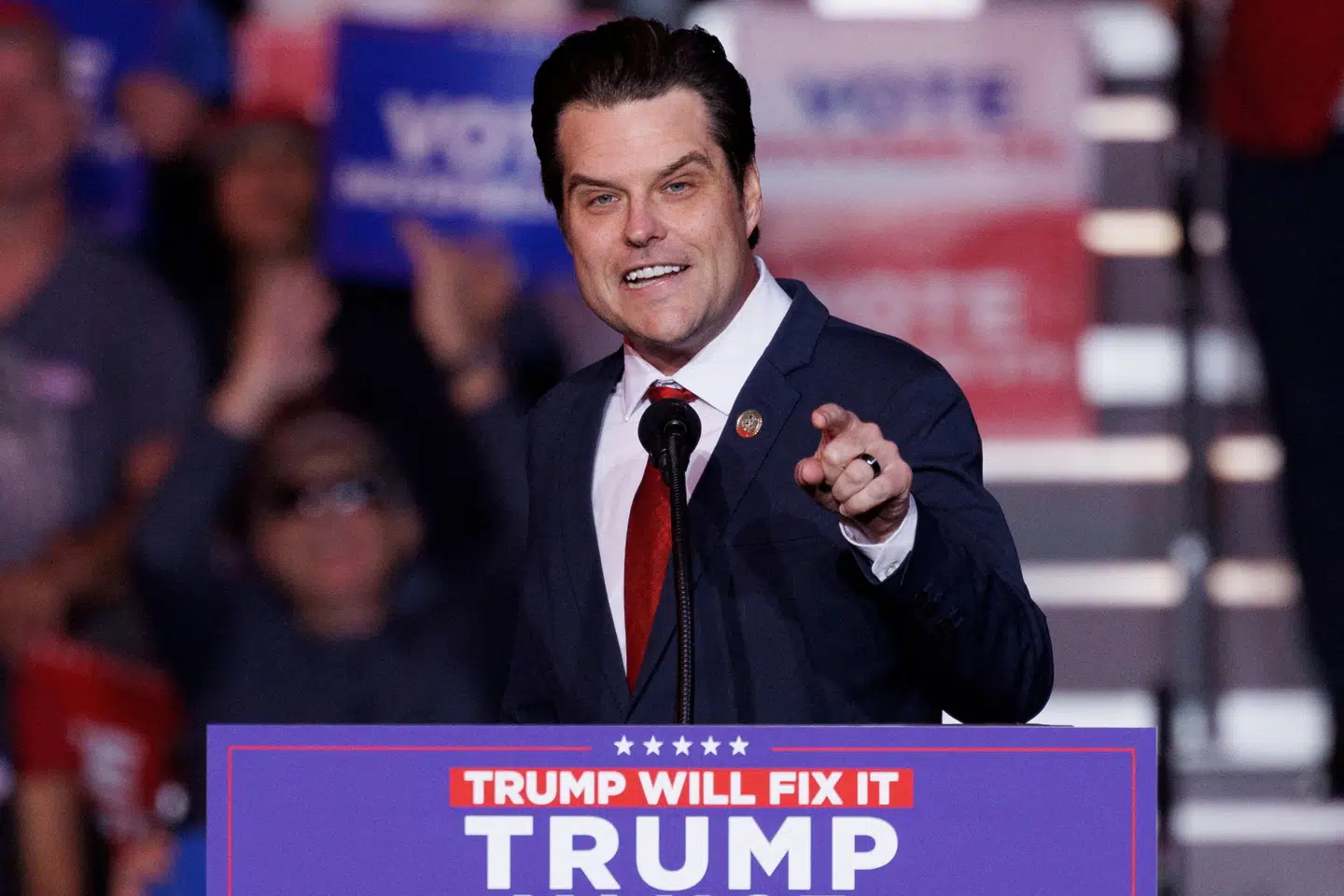 Matt Gaetz, der er nomineret til posten som justitsminister under USA's kommende præsident, Donald Trump, trækker sig som kandidat til posten. Det skriver han på X.