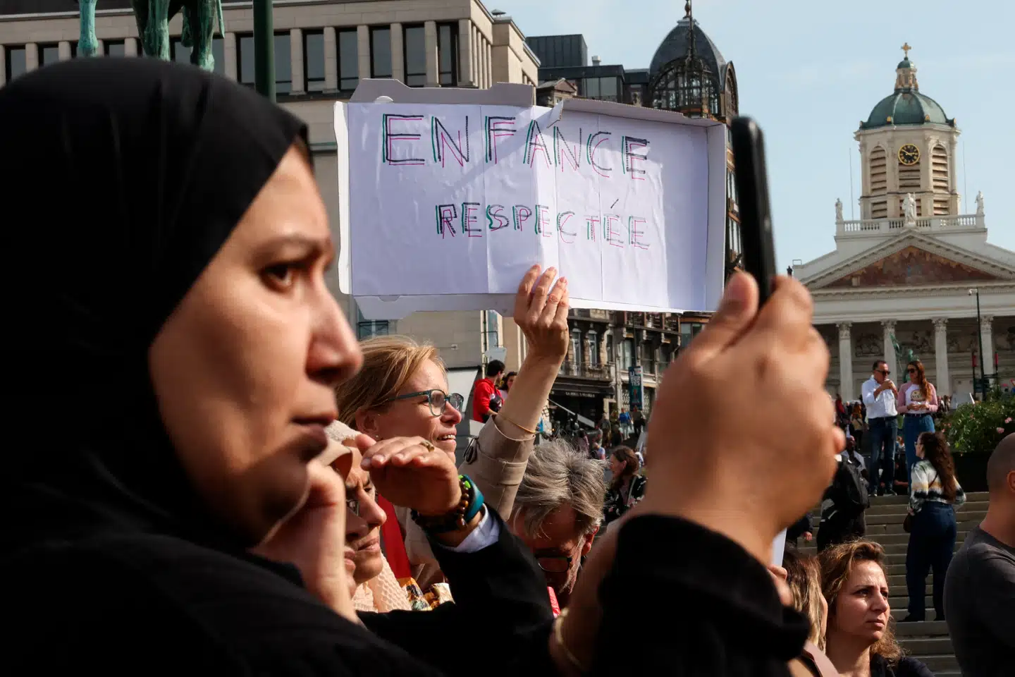 Demonstranter kræver »respekt for barndommen« under en protest mod seksualundervisning i belgiske skoler i Bruxelles sidste efterår. Protestbevægelsen blev anført af muslimske aktivister.