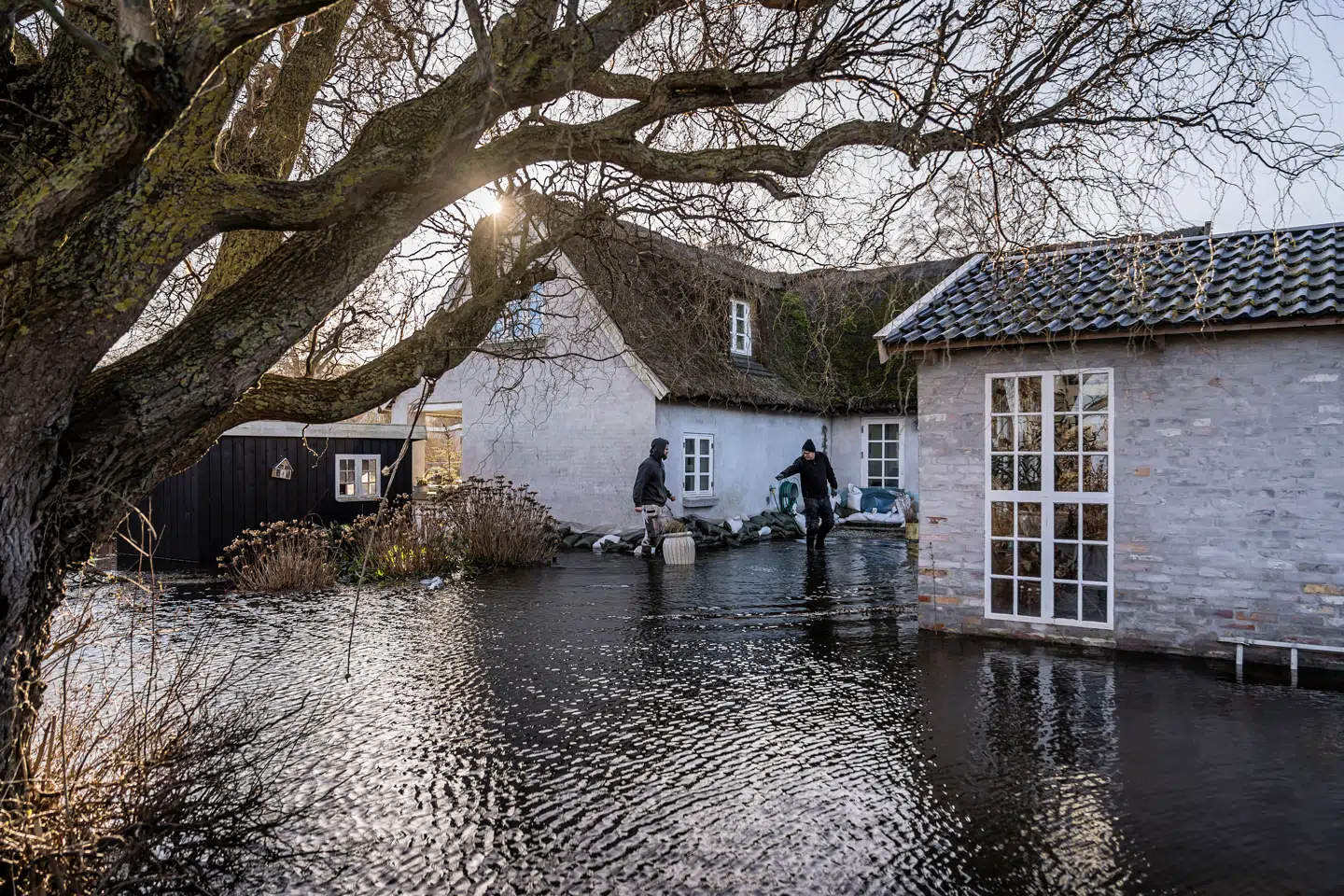 Man kan fra januar få fradrag for at lave omfangsdræn, der kan hjælpe mod oversvømmelser af huse. Om det også ville hjælpe i dette tilfælde fra den voldsomme Malik i 2022 er måske ikke helt sandsynligt.