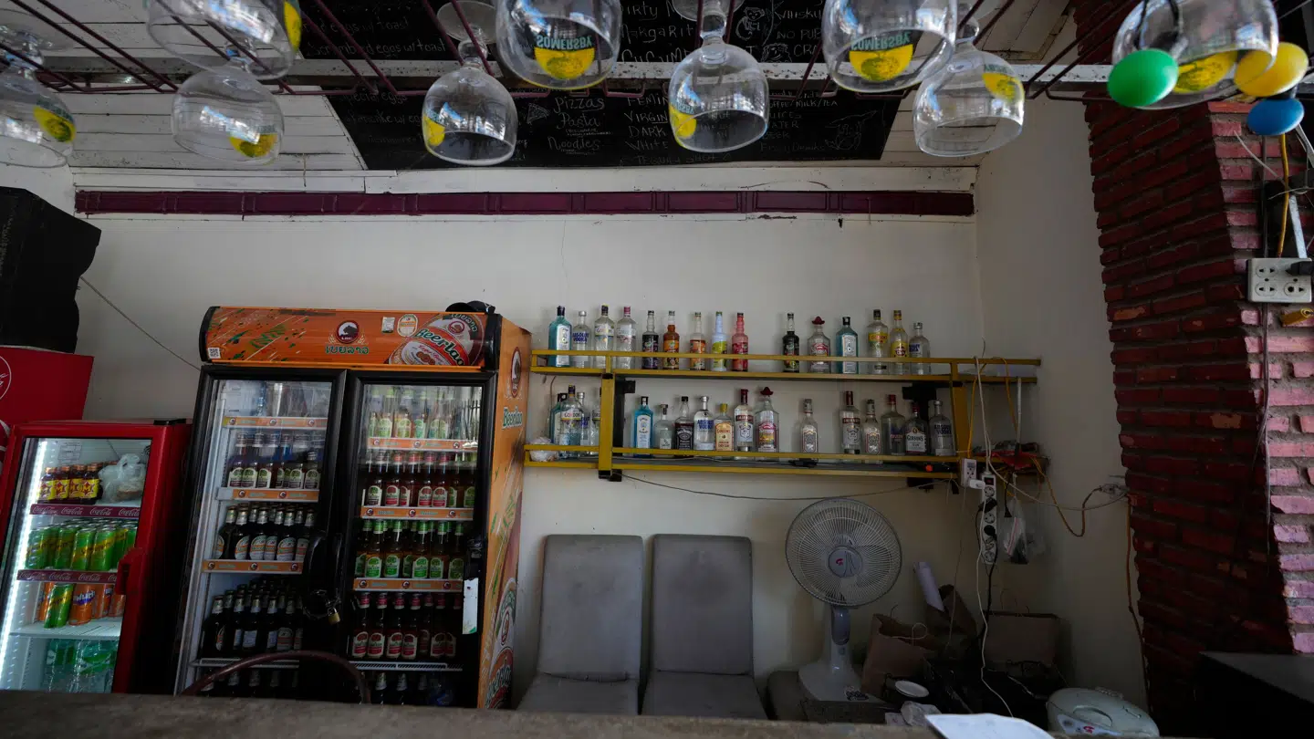 Her ses den efterladte bar på Nana Backpackers Hostel efter de mange forgiftninger.