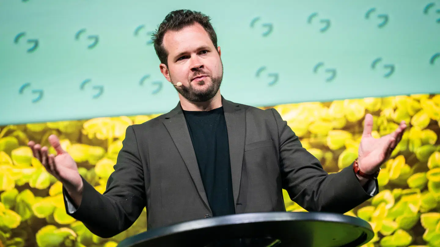 Anders Vistisen fra Dansk Folkeparti mener, at der er en udløbsdato for støtten til Ukraine. Men det er et skævt signal mener B.Ts debatredaktør, Joachim B. Olsen. Fredag deltog Anders Vistinsen i Borgerlig Tabloid. Det afsnit kan du lytte til nederst i artiklen . (Foto: Ida Marie Odgaard/Ritzau Scanpix)