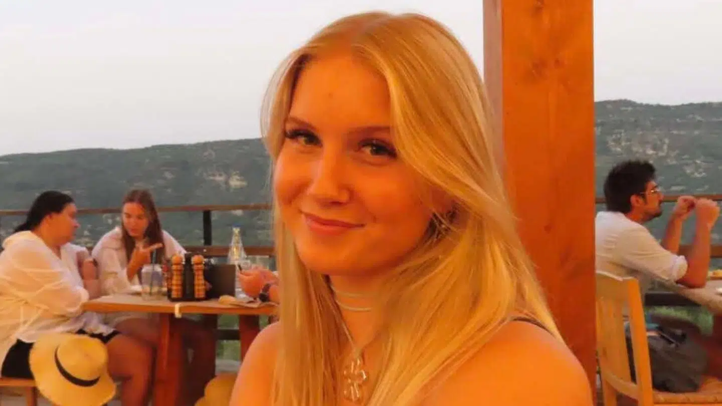 Juliane Amstrup er på en længere rejse i Sydøstasien, og har senest besøgt byen Vang Vieng, der i høj grad har påvirket hendes videre færd på rejsen.