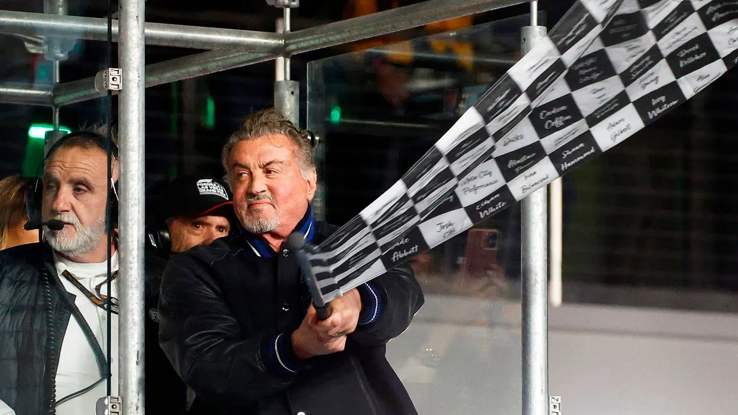 Stallone fik æren af at vifte med det ternede flag til slut.