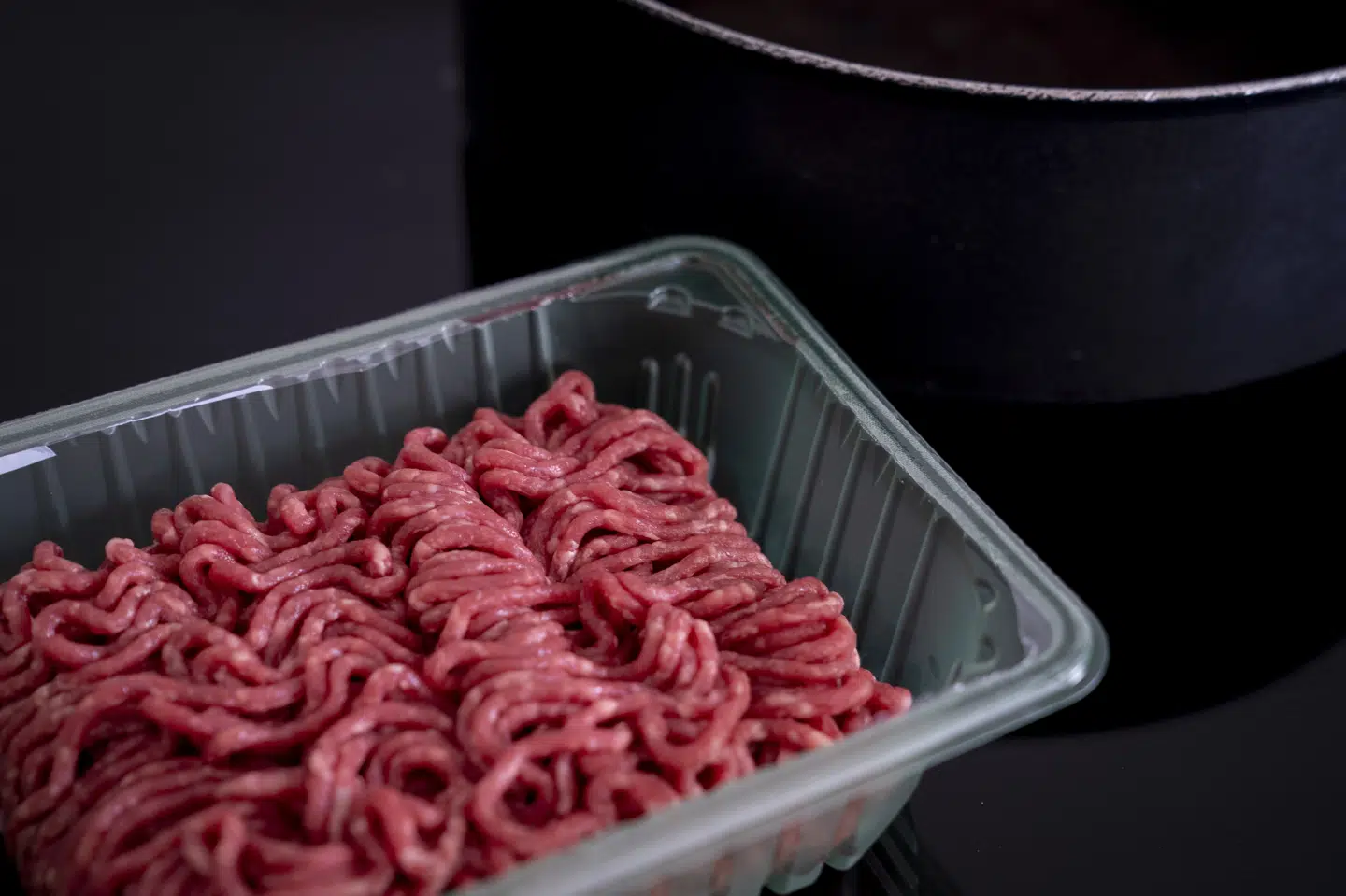 Danish Crown tilbagekalder hakket oksekød efter fund af salmonella. (Arkivfoto).