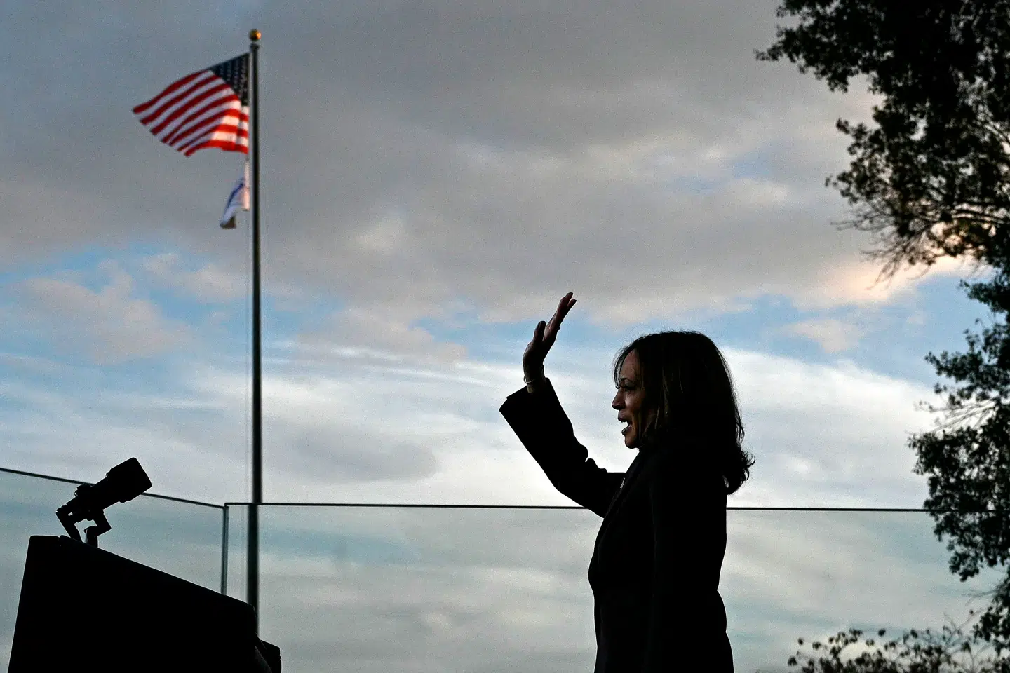 Kamala Harris er tilsyneladende åben for at stille op til guvernørvalget i Californien.