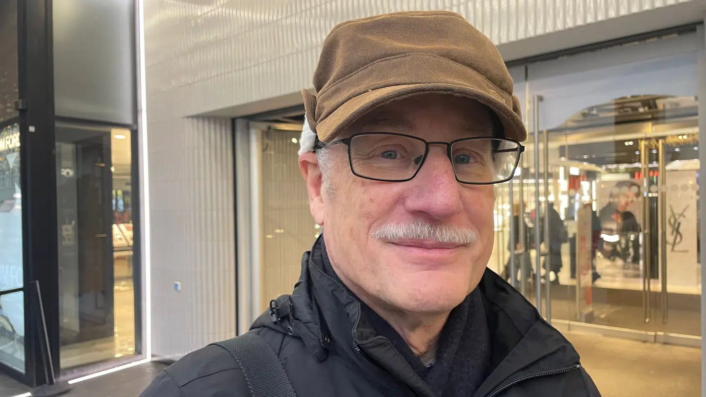 Erik Olsen på 76 år har to tricks til at komme igennem Black Week.