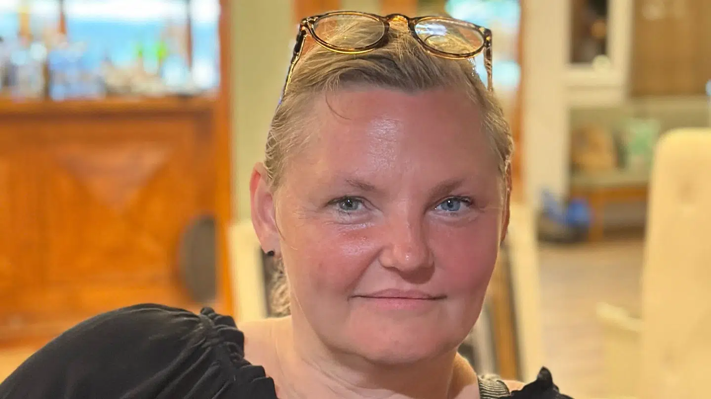 Vibeke Knudsen peger en kritisk finger på de danske myndigheders håndtering af situationen i Laos.