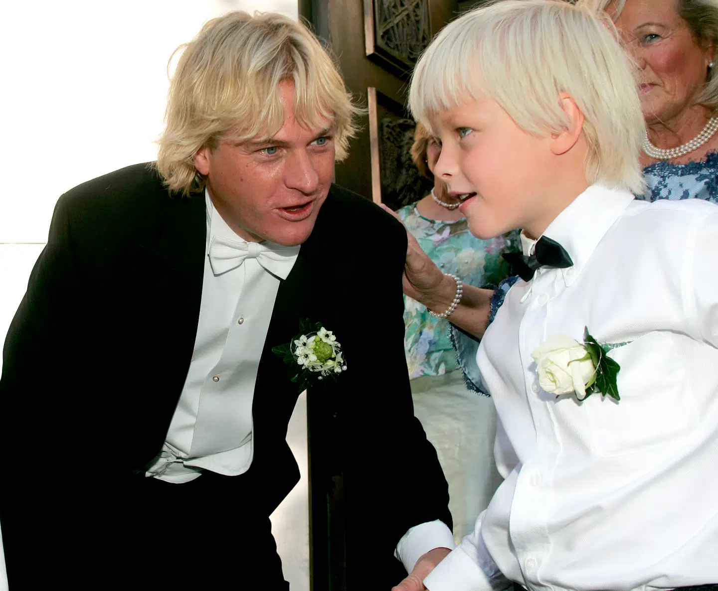 Morten Borg er far til Marius Borg Høiby, og han skulle angiveligt stadig have et fint forhold til sønnen og hans kongelige bonusfamilie. Her ses far og søn til det norske kronprinsepars bryllup.
