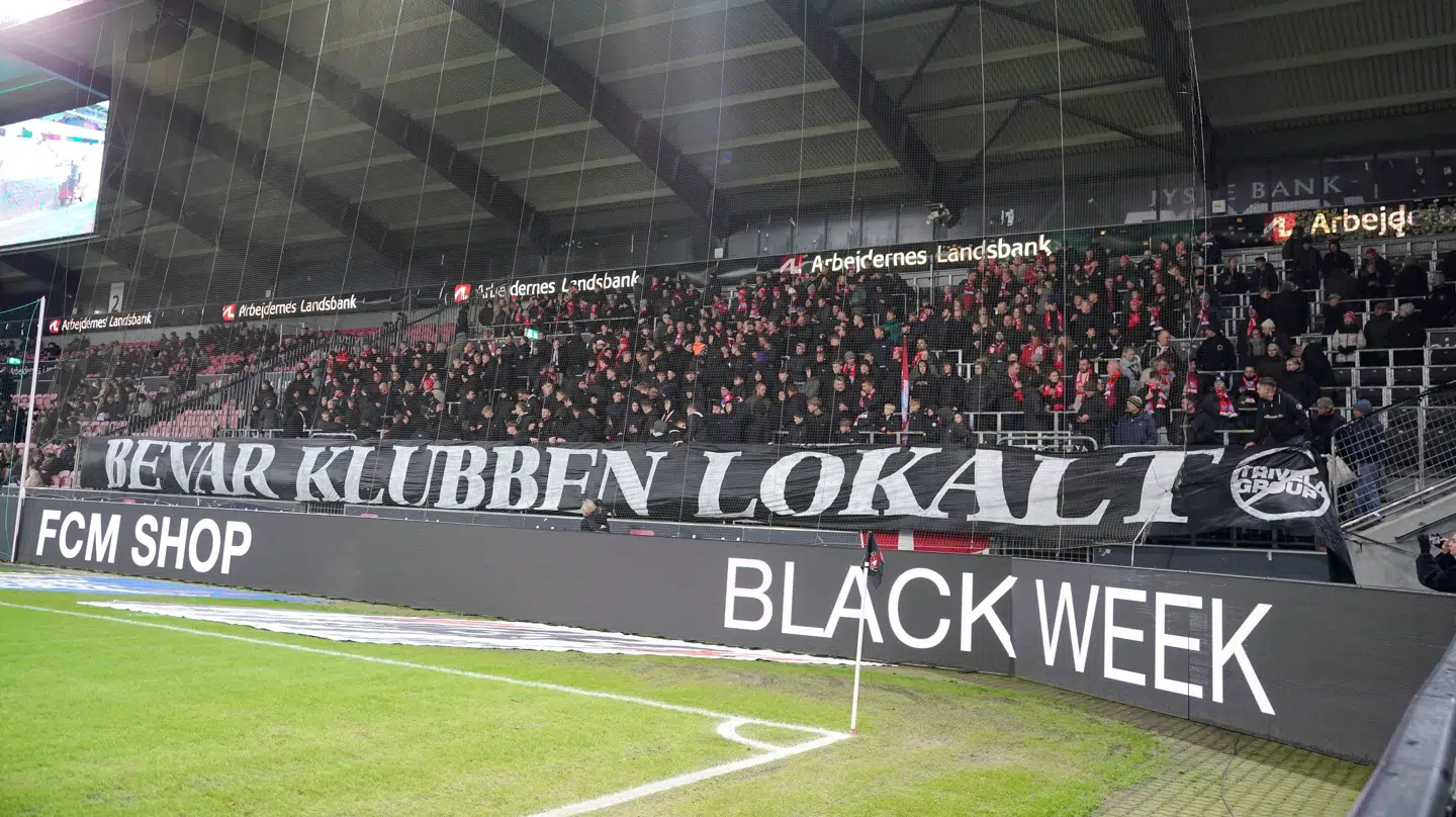 Silkeborgs budskabsbanner inden kampstart.