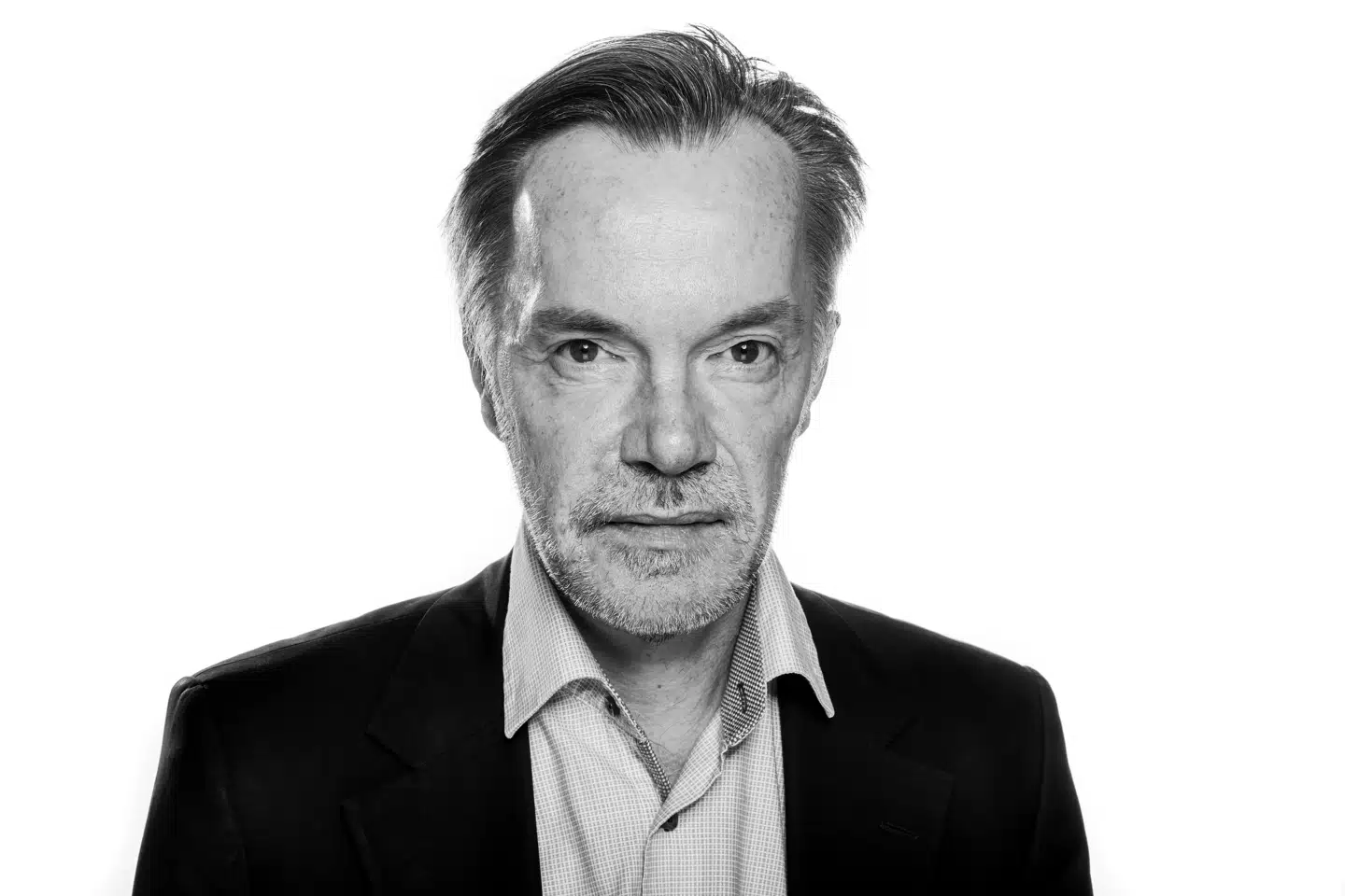 Søren Kassebeer modtog tirsdag Karen Voigts Mindelegat, som tildeles en journalist på over 60 år, »som trofast har gjort dagens gerning«.