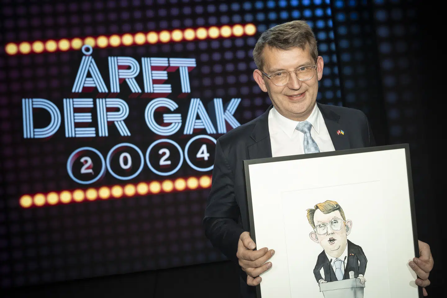 Årets Yndlingsoffer kåres i samarbejde med Svikmøllen - et hæfte med satiretegninger, som karikerer en række af årets mest opsigtsvækkende begivenheder og personerne i magtens centrum for dem. Prisen gik i år til Venstres formand Troels Lund Poulsen. (PR-foto).