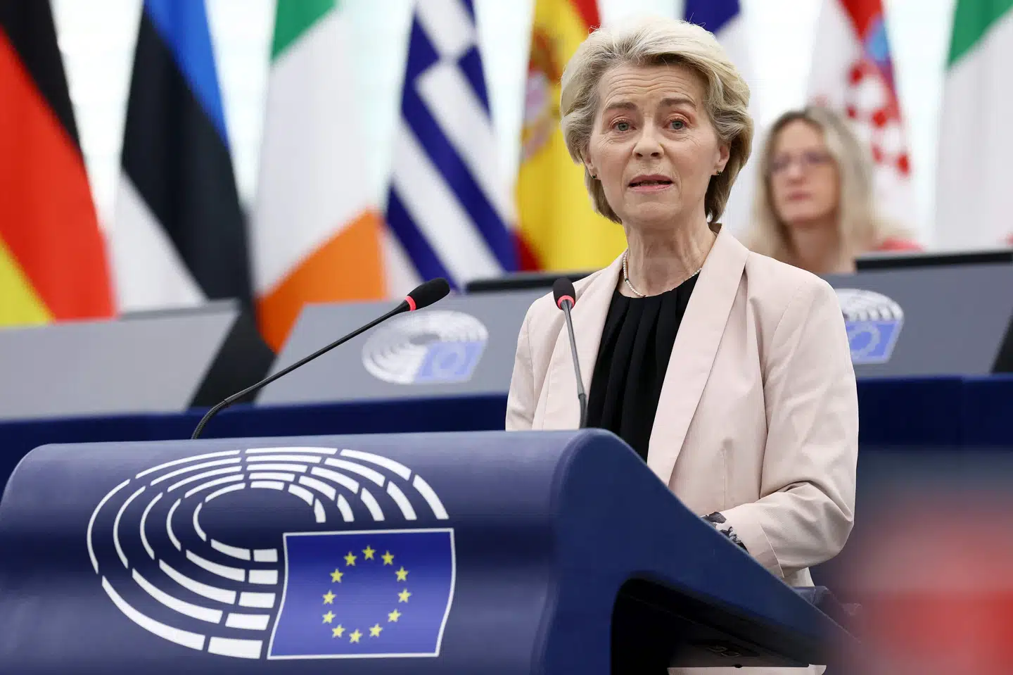 EU-Kommissionens genvalgte formand, Ursula von der Leyen, præsenterede onsdag sit kommende EU-kommissærhold og deres prioriteter for EU-Parlamentet. Danmarks EU-kommissær, Dan Jørgensen, vil få et særligt ansvar for at få energipriserne ned.