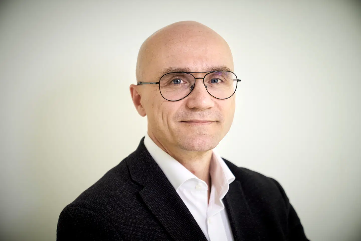 »En start kunne være at formulere en tydelig målsætning om, at Danmark skal være fri for islamistisk magt og indflydelse samt udvikle en strategi for, hvordan det skal lykkes. Havde man haft de to ting, var koranloven formentlig forblevet en beskidt lille fantasi i Lars Løkkes hoved,« skriver Christian Marcussen.