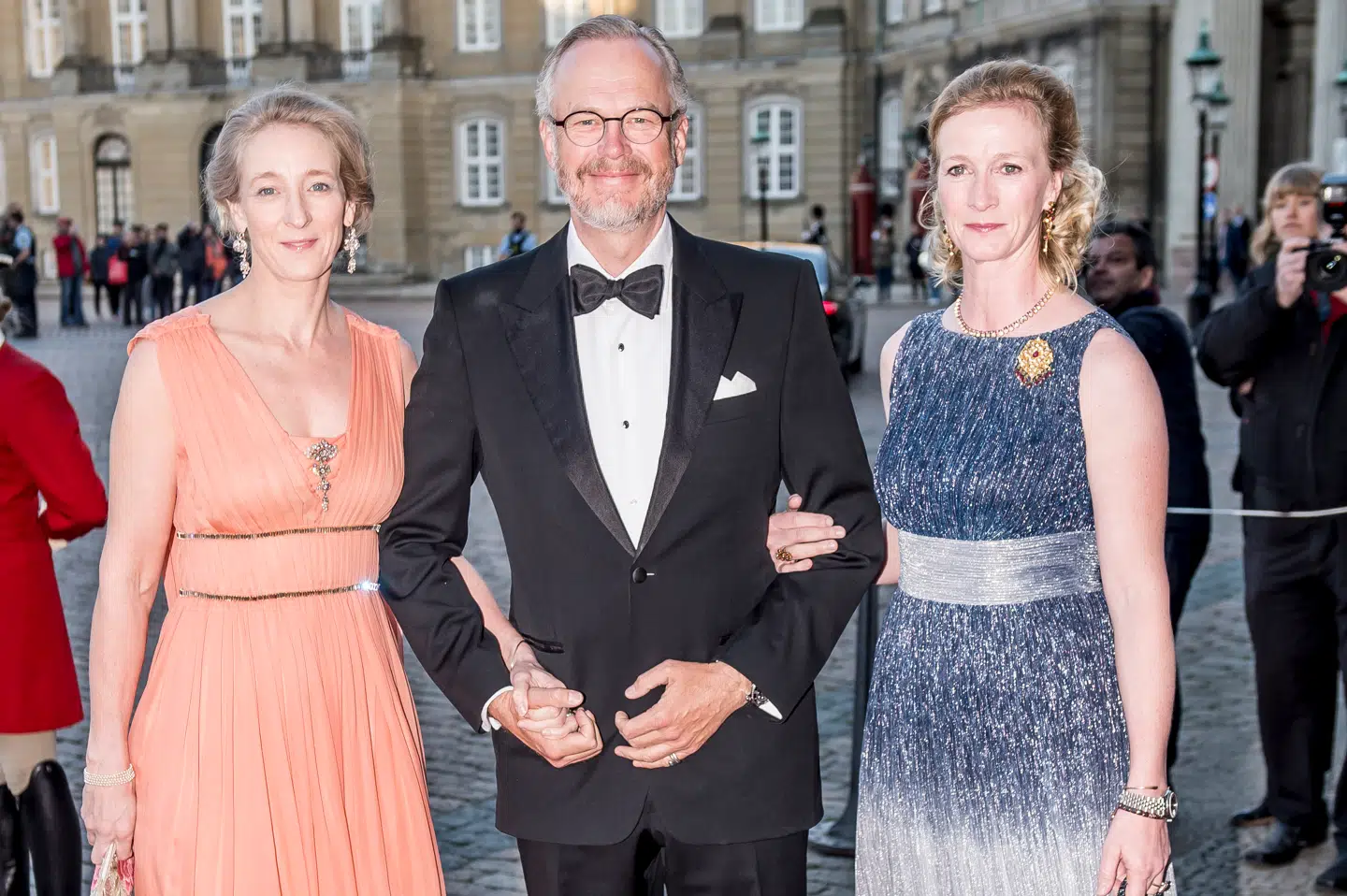 Prinsesse Benedikte har tre børn. Her ses døtrene, prinsesse Alexandra med sin mand Michael Ahlefeldt-Laurvig-Bille, samt prinsesse Nathalie af Berleburg, forud for prinsesse Benediktes 75-års fødselsdag på Amalienborg i 2019.