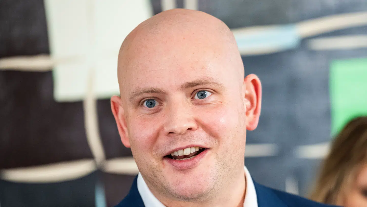 'Jeg kan ikke love, der er penge til alle,' svarer ministeren, idet B.T. spørger ham, om andre spillesteder kan komme til ham, hvis de har brug for en økonomisk håndsrækning.