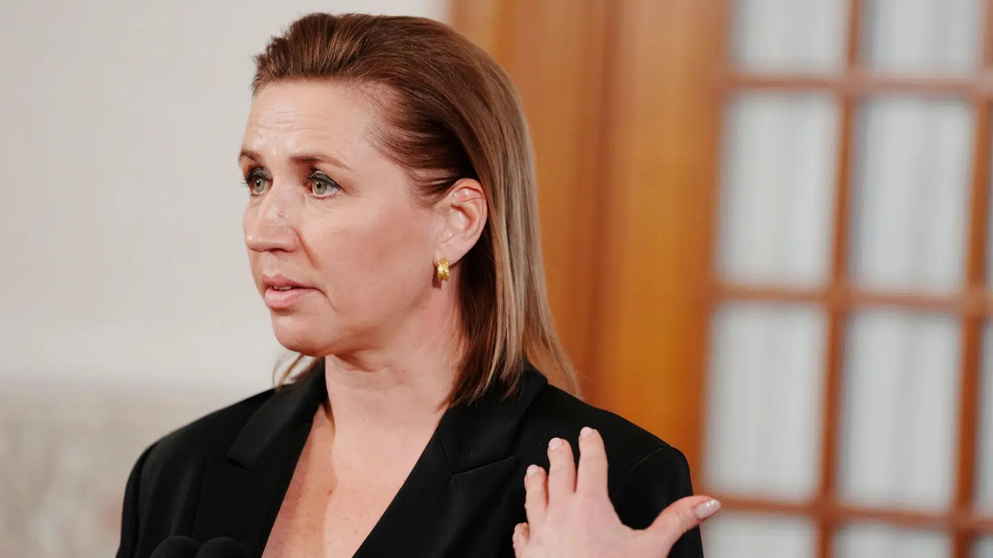 Det er tonedøvt af statsministeren at tildele sig selv lønforhøjelse, mener B.T.s politiske analytiker Henrik Qvortrup.