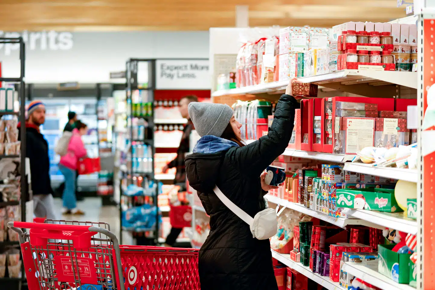 Mange amerikanere er bekymret over, om Donald Trumps sabelraslen med ekstratold på udenlandske varer kan gøre det dyrere for forbrugerne i USA, fordi så mange materialer og varer kommer fra udlandet.