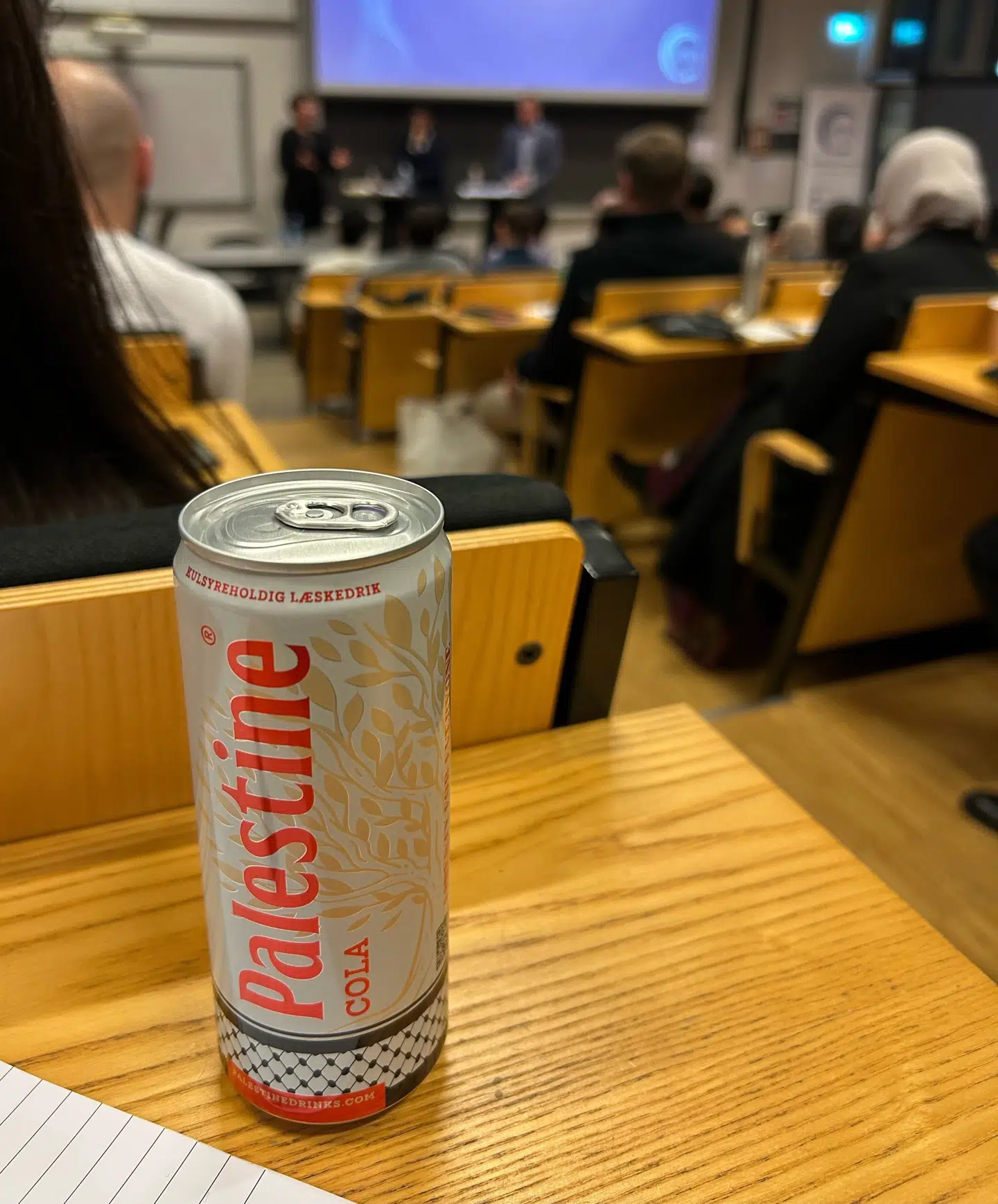 Alt ved arrangementet var politisk - selv de sodavand, der blev tilbudt ved indgangen af høflige kvinder fra MSA City Campus.