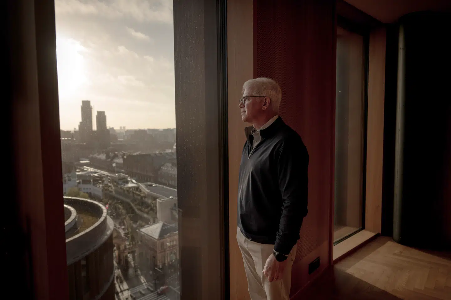 Andrew Fastow kigger ud over København fra Gorrissen Federspiels hovedkontor på Axeltorv i København. Han blev kaldt »the poster boy for fraud« for sin rolle som finansdirektør i den store amerikanske energikoncern Enron, der under dramatiske omstændigheder kollapsede i slutningen af 2001.