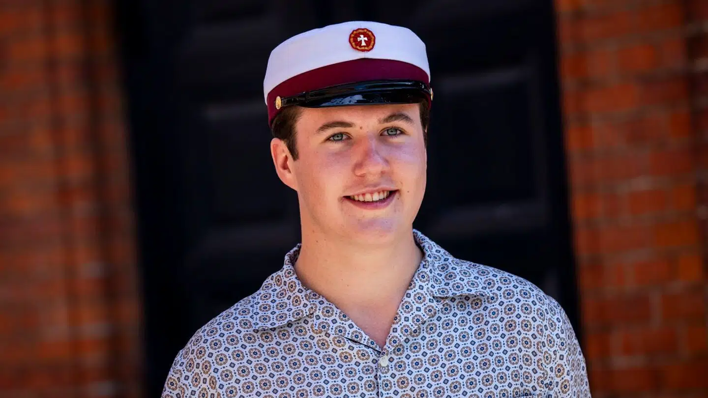 Kronprins Christian har afsluttet sin sidste eksamen og er blevet student fra Ordrup Gymnasium mandag den 24. juni 2024.