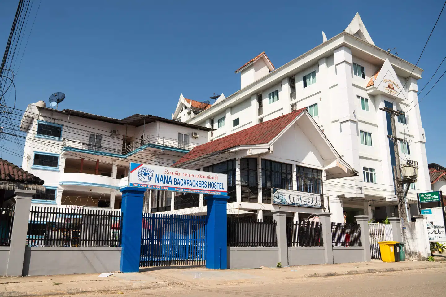 Nana Backpackers Hostel er blevet lukket af myndighederne i Laos i forbindelse med en sag, hvor flere turister er omkommet. De menes a have drukket alkohol forgiftet med methanol. (Arkivfoto).