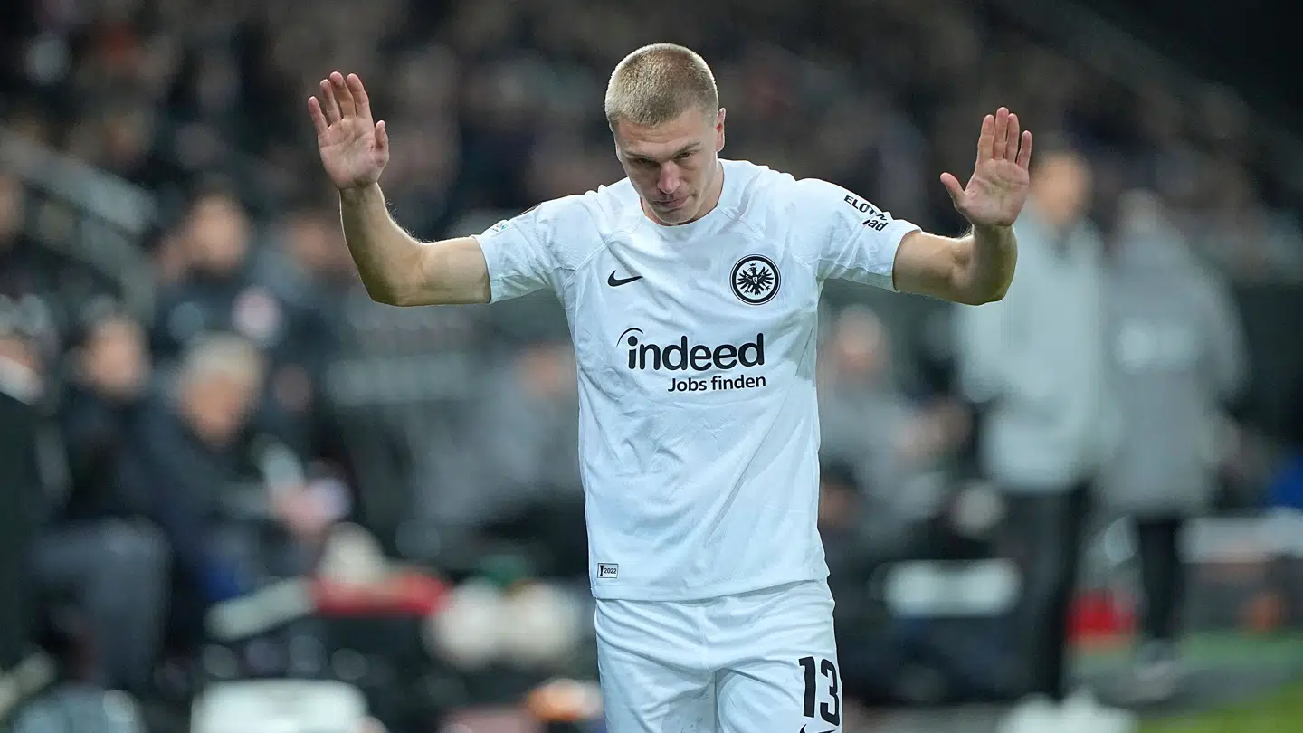 Rasmus Nissen Kristensen blev hyldet af publikum i Herning, da han blev skiftet på banen.