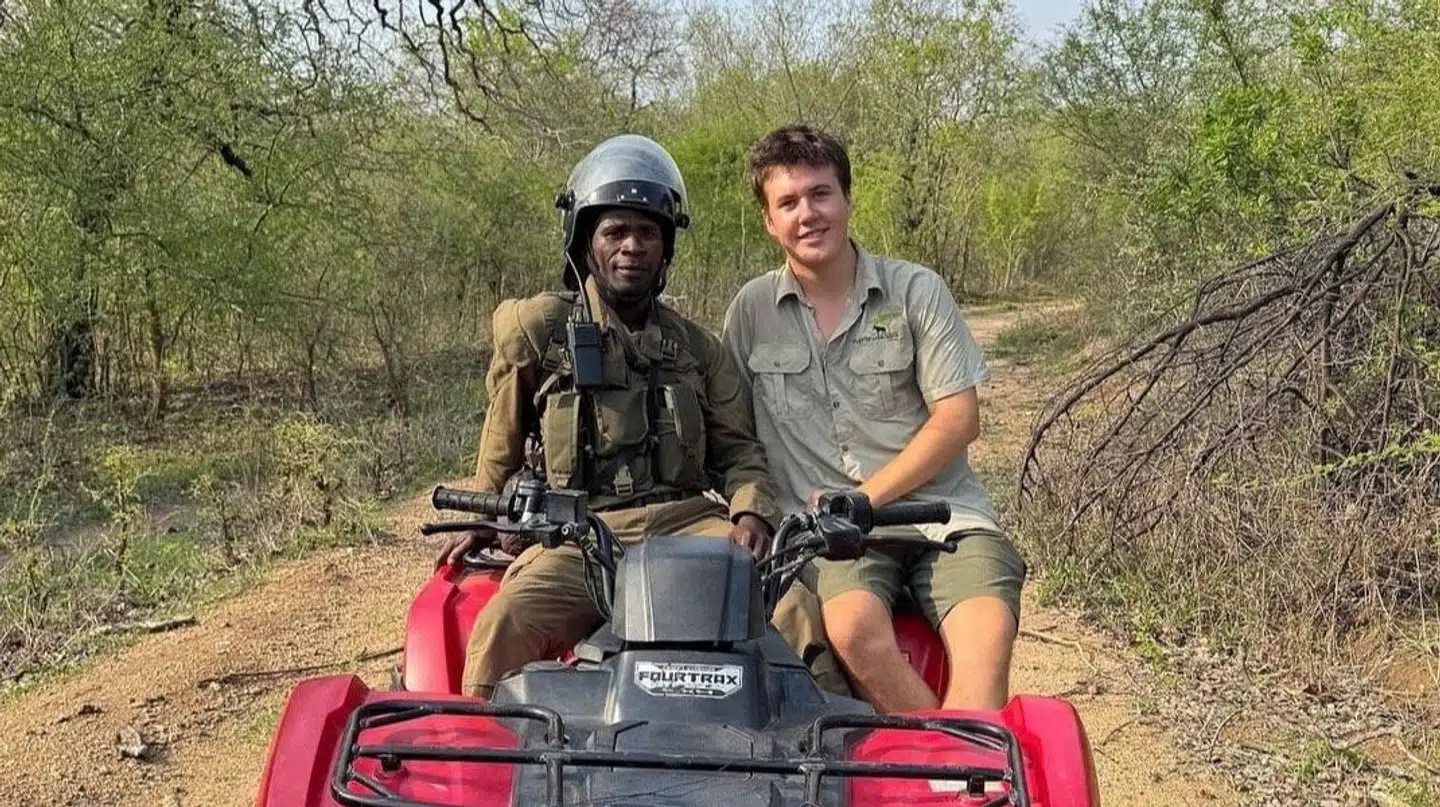 Kronprins Christian arbejder for tiden på en farm i Afrika.