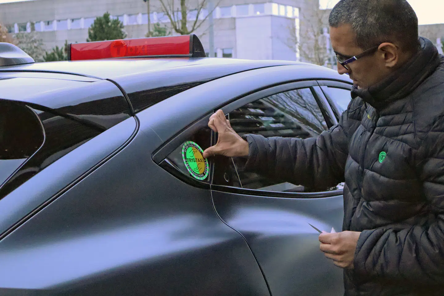 Nye krav skal sikre tryggere taxiture efter en række sager om seksuelle overgreb fra chauffører.